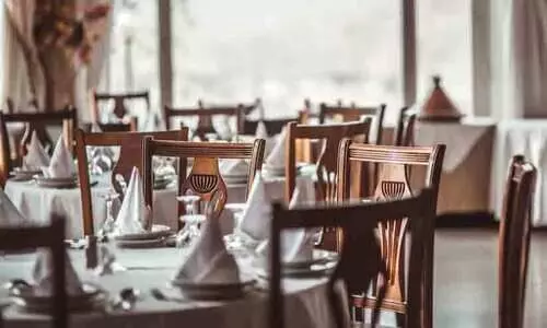 ഭക്ഷണം കഴിച്ച ശേഷം ബിൽ നൽകാതിരിക്കാൻ ഹൃദയാഘാതം അഭിനയിച്ച് മുങ്ങുന്ന യുവാവ് ഒടുവിൽ പിടിയിൽ