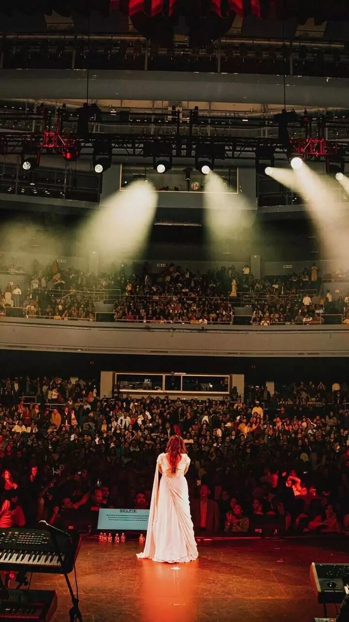 പാട്ടിന് ലക്ഷങ്ങൾ! ഇന്ത്യയിലെ സമ്പന്നരായ ഗായികമാർ...