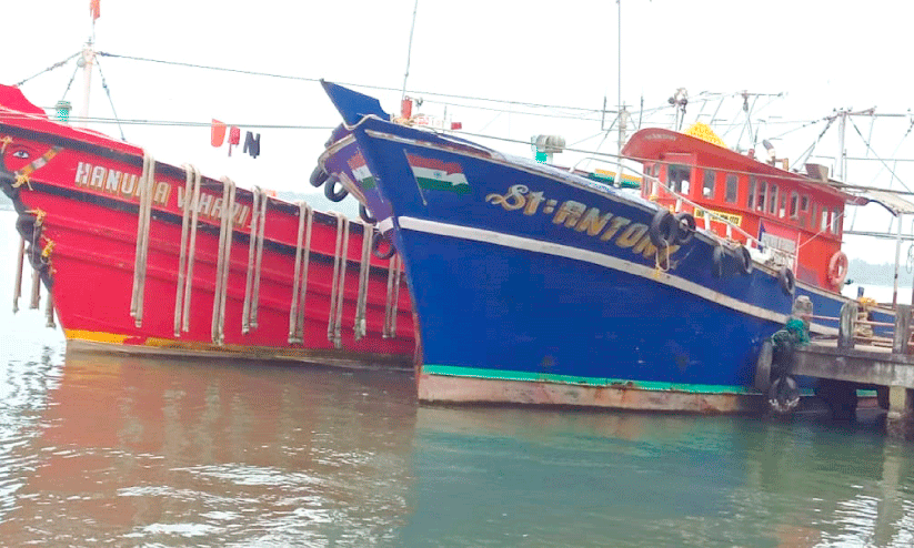 അനധികൃത മത്സ്യബന്ധനം;   വീണ്ടും ബോട്ട് പിടികൂടി