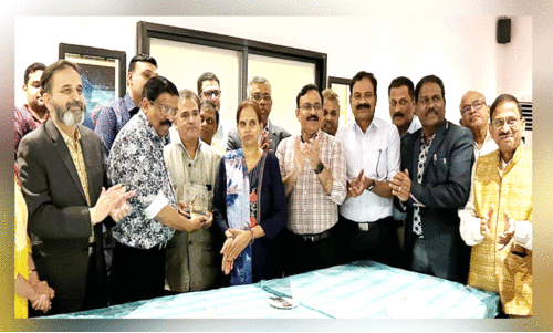 ര​വി​ശ​ങ്ക​ർ ശു​ക്ല​ക്ക് യാ​ത്ര​യ​യ​പ്പ് ന​ൽ​കി