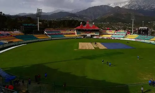 ഇന്ത്യ-ന്യൂസിലൻഡ് ത്രില്ലർ പോരിൽ മഴ കളിക്കുമോ?