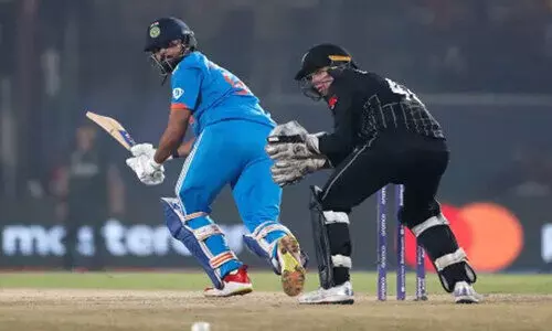 ഇന്ത്യക്ക് അഞ്ച് വിക്കറ്റ് നഷ്ടം; പ്രതീക്ഷ കോഹ്‍ലിയിൽ