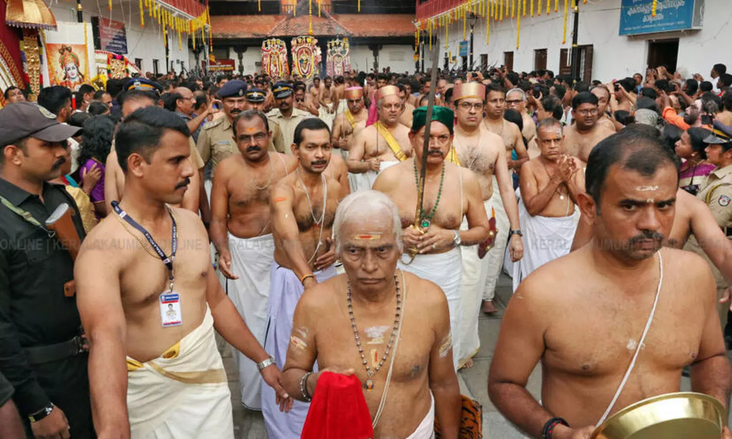 അൽപശി ആറാട്ട്: തിരുവനന്തപുരം വിമാനത്താവളത്തില്‍ ഇന്ന് അഞ്ച് മണിക്കൂര്‍ സര്‍വീസുകള്‍ നിര്‍ത്തിവെക്കും