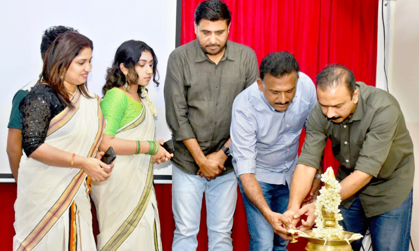 ഹ്ര​സ്വ​ചി​ത്ര​ങ്ങ​ൾ പ്ര​ദ​ര്‍ശി​പ്പി​ച്ചു