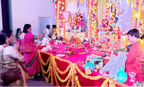 ന​വ​രാ​ത്രി ആ​ഘോ​ഷം; ഷാ​ർ​ജ​യി​ൽ ദു​ർ​ഗാ​പൂ​ജ ന​ട​ത്തി