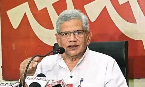 പ്രതിപക്ഷ നേതാക്കളെ കുരുക്കാൻ കേന്ദ്രസർക്കാർ ഫോണിനെ കരുവാക്കുന്നുവെന്ന് യെച്ചൂരി