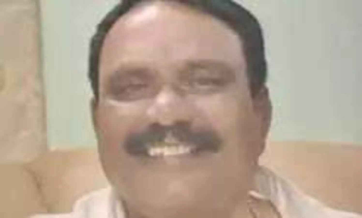 ആഭ്യന്തര മന്ത്രിയുടെ സുഹൃത്തായ കോൺഗ്രസ് നേതാവിനെ ആറംഗ സംഘം വെട്ടിക്കൊന്നു