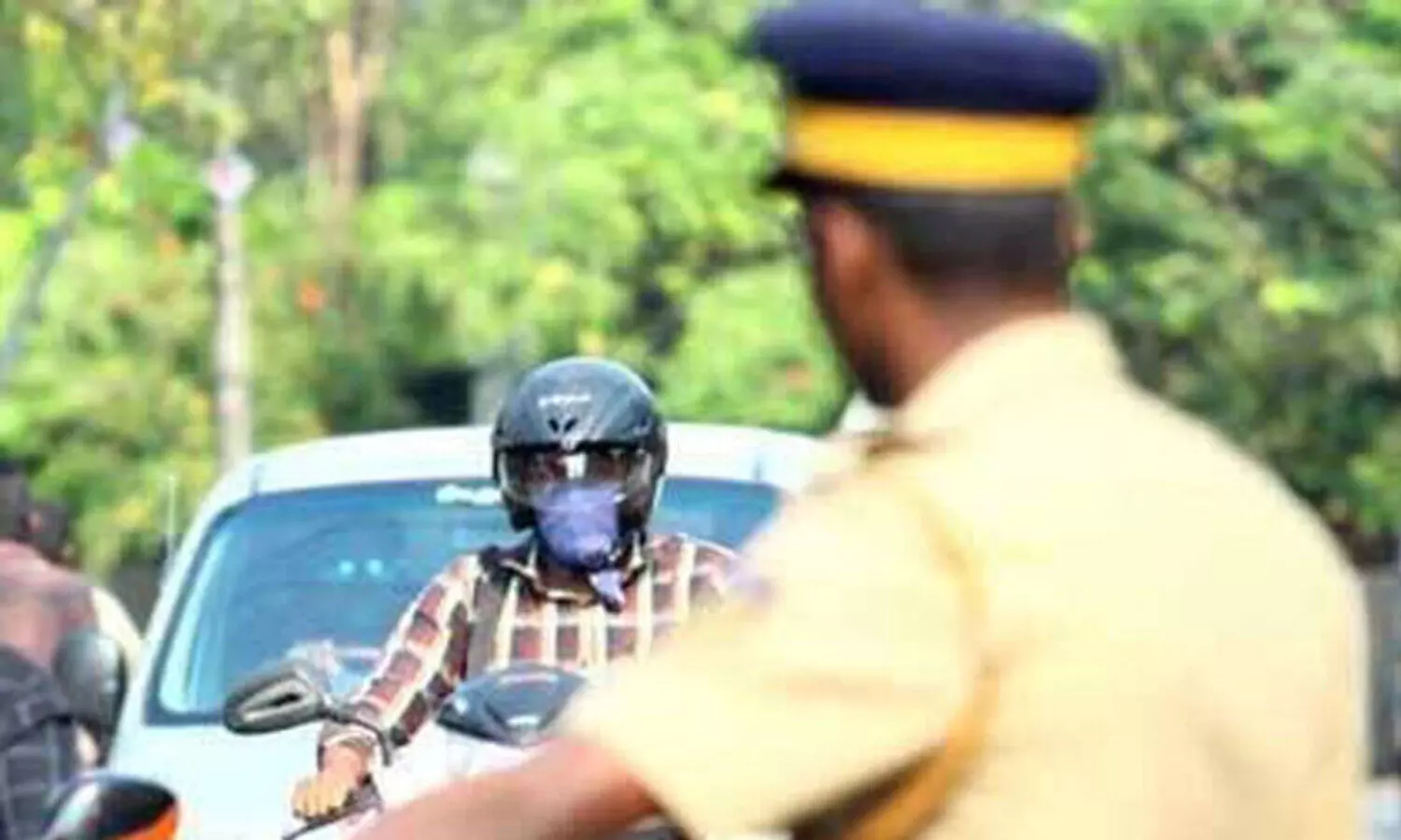 പിഴയിട്ട്​ പിഴിയാൻ പൊലീസിന്‍റെ വ്യാപക പടമെടുപ്പ്​; പരിധി വിടുന്നെന്ന്​​ വിമർശനം