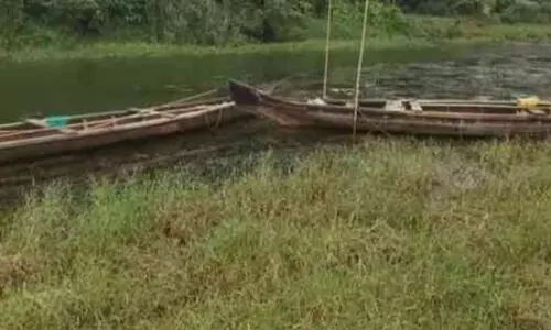 പെരിയാറിലെ മണൽ കൊള്ളക്കെതിരെ ജില്ല പൊലീസ് മേധാവി രംഗത്ത് ; നാല് വഞ്ചികൾ പിടികൂടി