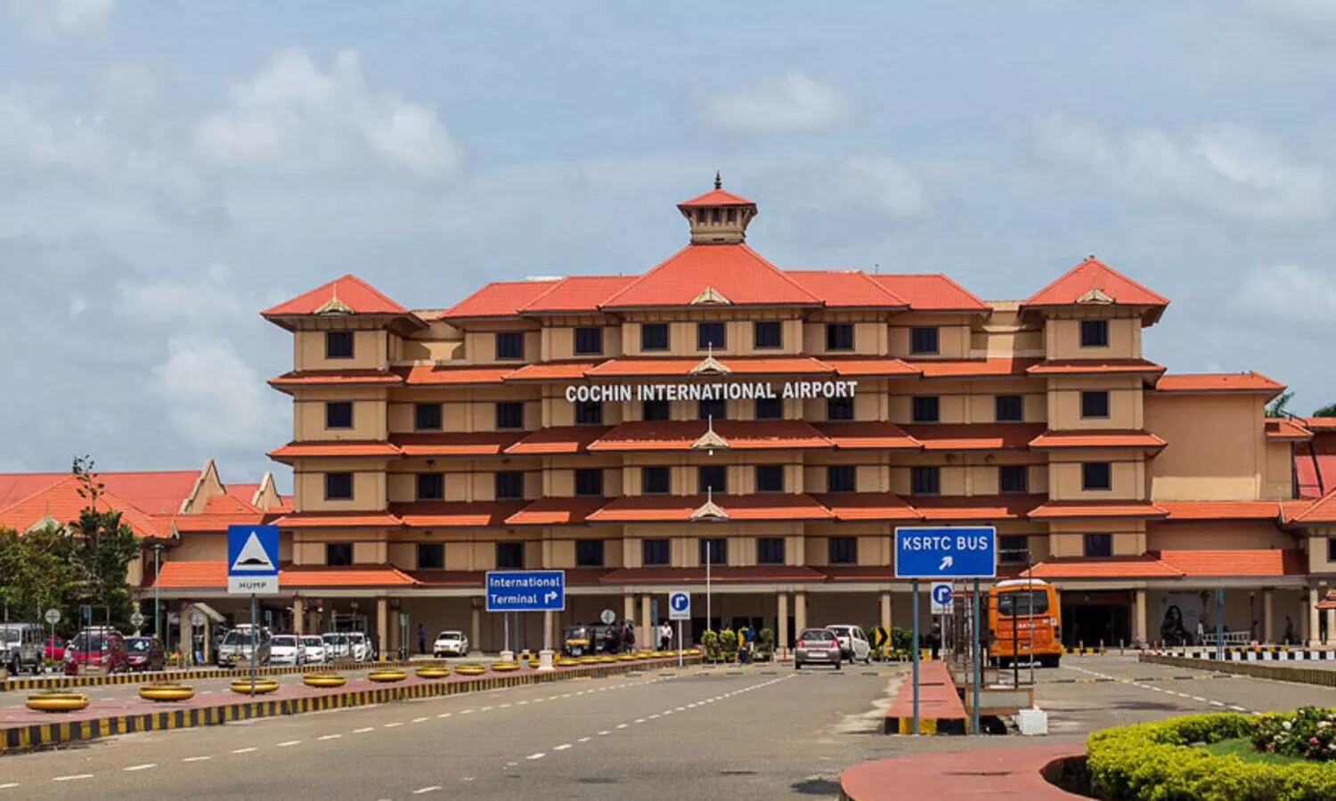 ലഗേജിൽ ബോംബുണ്ടെന്ന് ഭീഷണിപ്പെടുത്തിയ ആൾ പിടിയിൽ