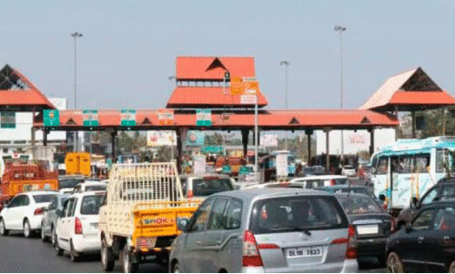 കോ​ൺ​ഗ്ര​സി​ന്‍റെ ടോ​ൾ സ​മ​രം  ആ‍യു​ധ​മാ​ക്കി എ​ൽ.​ഡി.​എ​ഫ്