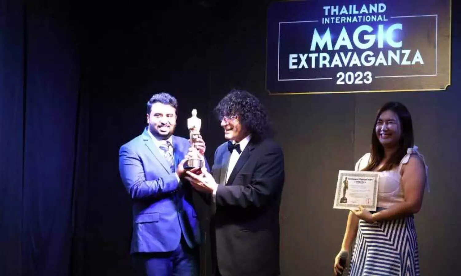 അശ്വിൻ പരവൂരിന് മെര്‍ലിന്‍ മാജിക് പുരസ്‌കാരം