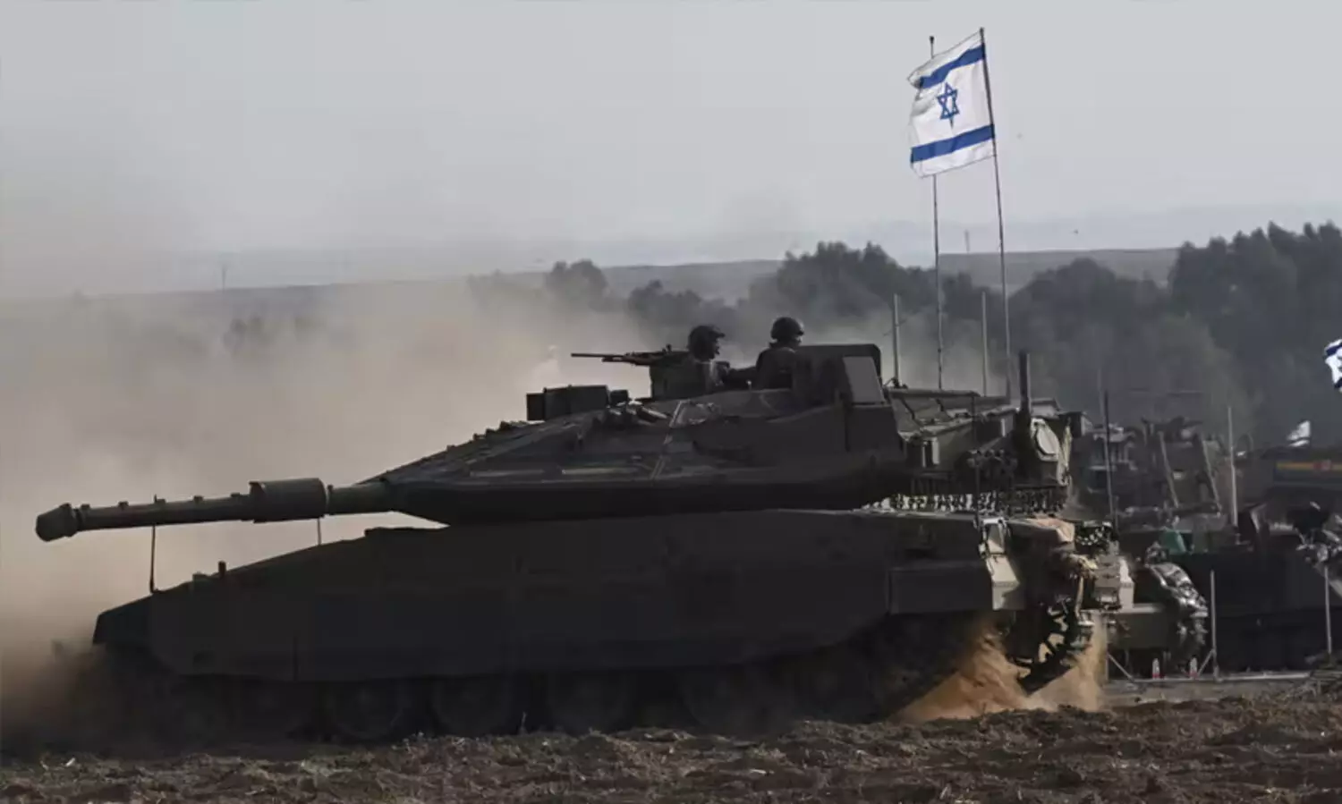 ഇസ്രായേൽ ടാങ്കുകൾ ഗസ്സയിൽ; ഹമാസ് കേന്ദ്രങ്ങൾക്ക് നേരെ ആക്രമണം നടത്തിയെന്ന് അവകാശവാദം