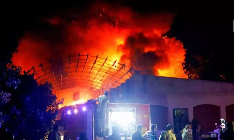 മരുന്നുശാലകളിലെ തീപിടിത്തം; ആറുമാസമായിട്ടും ആരോഗ്യ വകുപ്പ് ഇരുട്ടിൽ മരുന്നുശാലകളിലെ തീപിടിത്തം; ആറുമാസമായിട്ടും ആരോഗ്യ വകുപ്പ് ഇരുട്ടിൽ