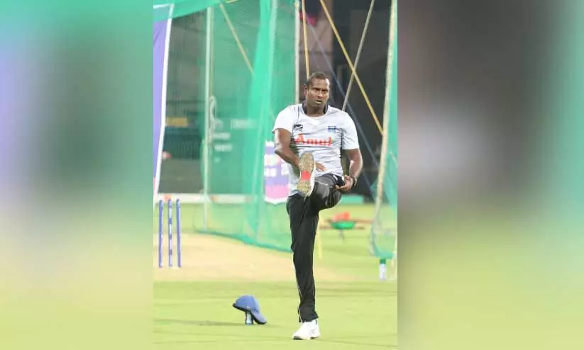 ശ്രീലങ്കൻ ഓൾ റൗണ്ടർ എയ്ഞ്ചലോ മാത്യൂസ് ബംഗളൂരുവിൽ പരിശീലനത്തിൽ ശ്രീലങ്കൻ ഓൾ റൗണ്ടർ എയ്ഞ്ചലോ മാത്യൂസ് ബംഗളൂരുവിൽ പരിശീലനത്തിൽ