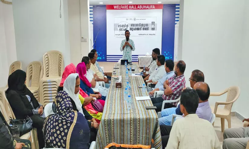 Faisal Mancheri speaks at KIG Abu Halifa Area Table Talk