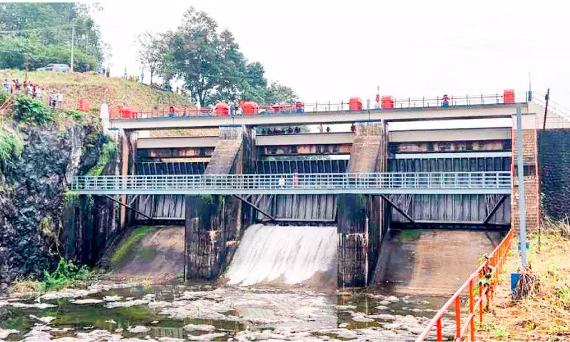 തുലാമഴ ശക്തം; അണക്കെട്ടുകളിൽ ജലനിരപ്പ് ഉയരുന്നു തുലാമഴ ശക്തം; അണക്കെട്ടുകളിൽ ജലനിരപ്പ് ഉയരുന്നു