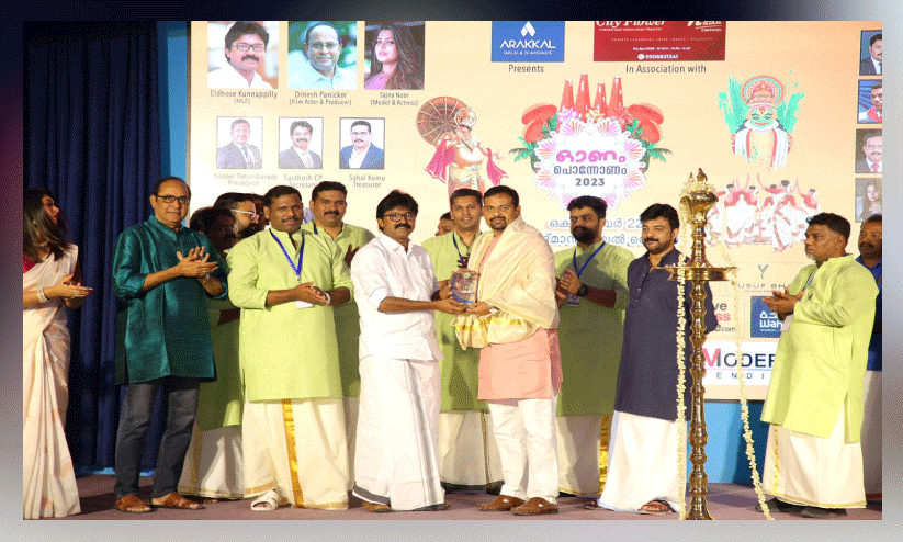 അനീഷ് കടവിലിന് ജി.സി.സി കൾചറൽ എക്സലൻസ് അവാർഡ് അനീഷ് കടവിലിന് ജി.സി.സി കൾചറൽ എക്സലൻസ് അവാർഡ്