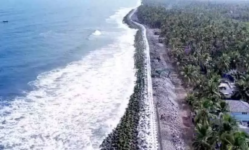 കടലാക്രമണം ചെറുക്കാൻ ചെല്ലാനത്ത് സ്ഥാപിച്ച ടെട്രാപോഡുകൾ കടലാക്രമണം ചെറുക്കാൻ ചെല്ലാനത്ത് സ്ഥാപിച്ച ടെട്രാപോഡുകൾ