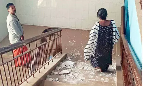 ജനറൽ ആശുപത്രിയിൽ കോൺ​ക്രീറ്റ്​ പാളി അടർന്നുവീണു