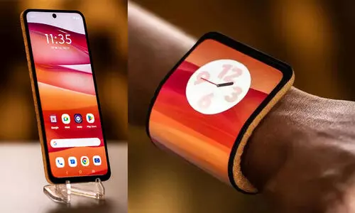 ‘കൈയ്യിൽ ധരിക്കാവുന്ന സ്മാർട്ട്ഫോൺ’; അതിശയിപ്പിച്ച് മോട്ടറോളയുടെ കൺസെപ്റ്റ് ഫോൺ - VIDEO