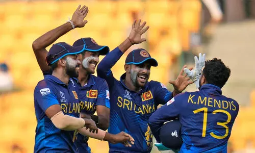 ഇംഗ്ലണ്ട് 156 ന് പുറത്ത്; നിസ്സാങ്കക്ക് അർധ സെഞ്ച്വറി, ലങ്ക ജയത്തിലേക്ക്