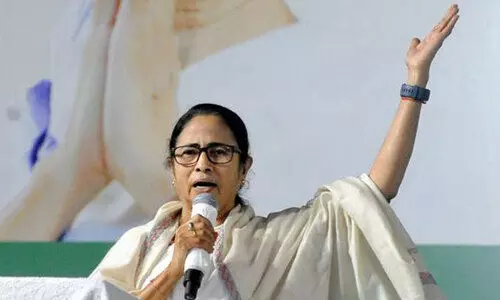 ശാന്തിനികേതൻ: പ്രക്ഷോഭവുമായി മമത