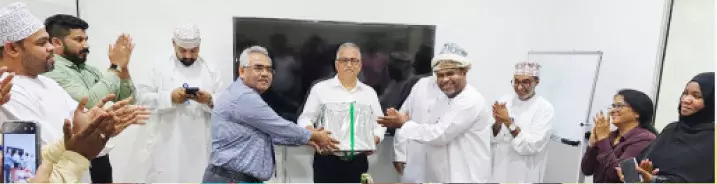 മൂ​ന്നു​പ​തി​റ്റാ​​ണ്ട് നീ​ണ്ട പ്ര​വാ​സ​ത്തി​ന്​ വി​രാ​മം; ല​ത്തീ​ഫ്​ നാ​ട​ണ​ഞ്ഞു