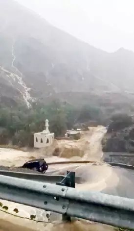 ശക്തമായ മഴ തുടരുന്നു ശക്തമായ മഴ തുടരുന്നു