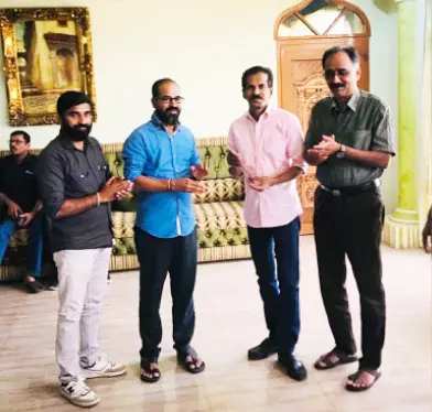 ‘ഋ​തു​മ​തി​ക​ളു​ടെ ഋ​തു​ഭേ​ദ​ങ്ങ​ൾ’ പ്ര​കാ​ശ​നം ചെ​യ്തു