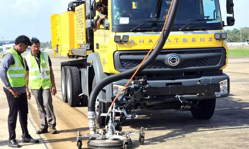 തിരുവനന്തപുരം വിമാനത്താവളത്തിൽ ആധുനിക റബർ റിമൂവൽ മെഷീൻ