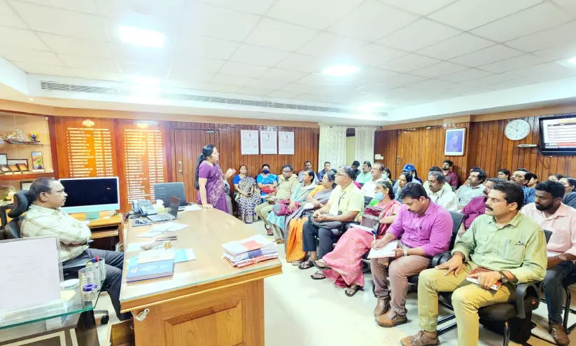 എലിപ്പനി ആശങ്ക വർധിച്ചു; ഒരാഴ്ചക്കിടെ നാലുമരണം എലിപ്പനി ആശങ്ക വർധിച്ചു; ഒരാഴ്ചക്കിടെ നാലുമരണം