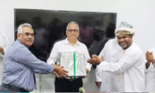 മൂ​ന്നു​പ​തി​റ്റാ​​ണ്ട് നീ​ണ്ട പ്ര​വാ​സ​ത്തി​ന്​ വി​രാ​മം; ല​ത്തീ​ഫ്​ നാ​ട​ണ​ഞ്ഞു