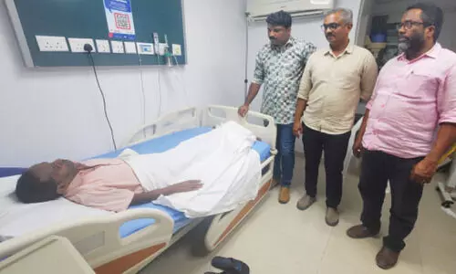 തു​ട​ർ​ചി​കി​ത്സ​ക്കാ​യി മു​നീ​ർ നാ​ട്ടി​ലേ​ക്ക് തി​രി​ച്ചു; സുമനസ്സുകൾക്ക് നിറഞ്ഞ നന്ദിയോടെ....