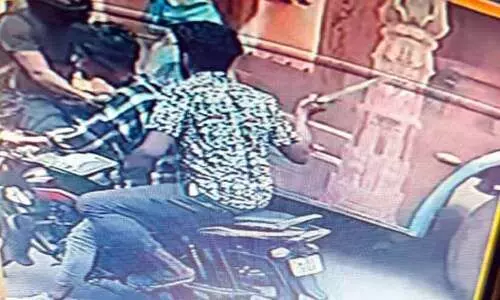 തമിഴ്‌നാട് ബസിനുനേരെ ആക്രമണം: രണ്ടുപേർ പിടിയില്‍