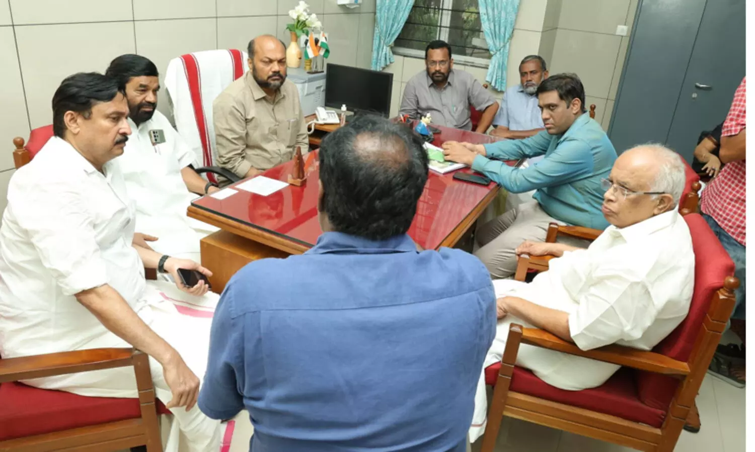 ചികിത്സിക്കുന്ന ആശുപത്രികളില്‍ മെഡിക്കല്‍ ബോര്‍ഡിന്റെ നിര്‍ദേശ പ്രകാരം കര്‍ശന നിയന്ത്രണം