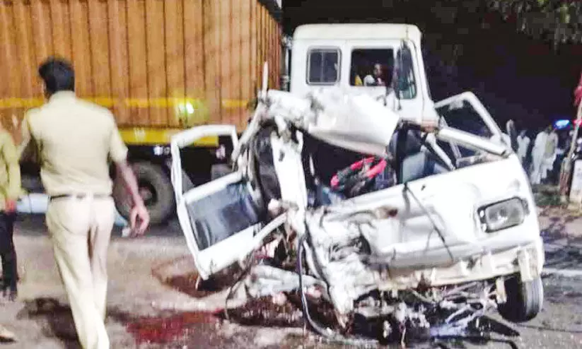 പാലക്കാട്-കോഴിക്കോട് ദേശീയപാത; അപകടം കൂടുന്നു പാലക്കാട്-കോഴിക്കോട് ദേശീയപാത; അപകടം കൂടുന്നു