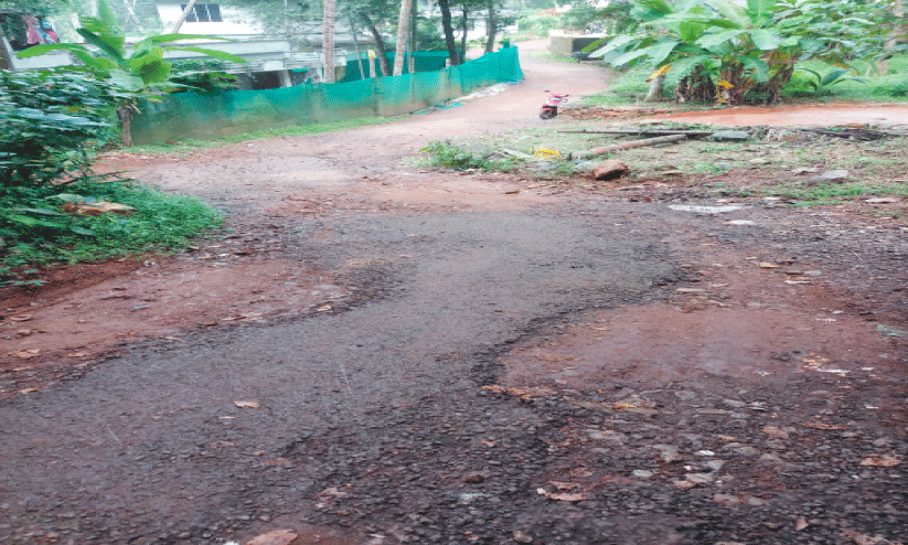 നഗരസഭ റോഡ് അറ്റകുറ്റപ്പണി ഫണ്ട്: സർക്കാർ 1.30 കോടി വെട്ടിക്കുറച്ചു നഗരസഭ റോഡ് അറ്റകുറ്റപ്പണി ഫണ്ട്: സർക്കാർ 1.30 കോടി വെട്ടിക്കുറച്ചു