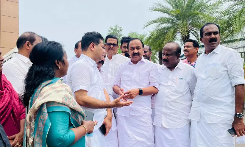 കളമശ്ശേരി സ്ഫോടനത്തിൽ ദുരൂഹതയുണ്ടെന്ന് വി.ഡി സതീശൻ കളമശ്ശേരി സ്ഫോടനത്തിൽ ദുരൂഹതയുണ്ടെന്ന് വി.ഡി സതീശൻ