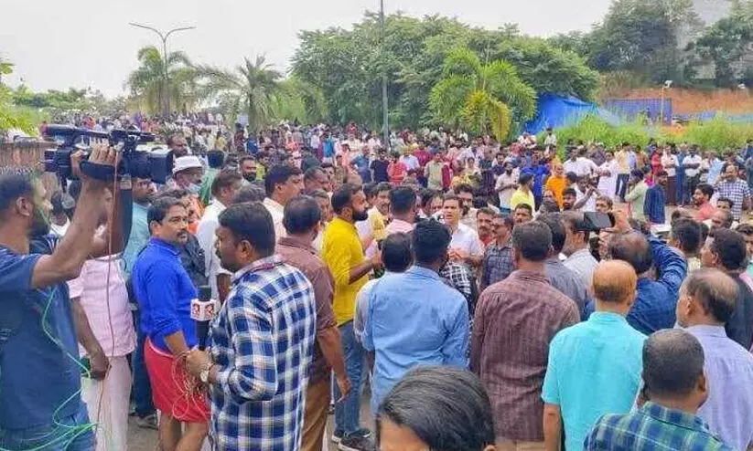 മുഖ്യധാര ക്രൈസ്തവരിൽ നിന്നും വ്യത്യസ്തമായ വിഭാഗമാണ് യഹോവായ സാക്ഷികൾ മുഖ്യധാര ക്രൈസ്തവരിൽ നിന്നും വ്യത്യസ്തമായ വിഭാഗമാണ് യഹോവായ സാക്ഷികൾ