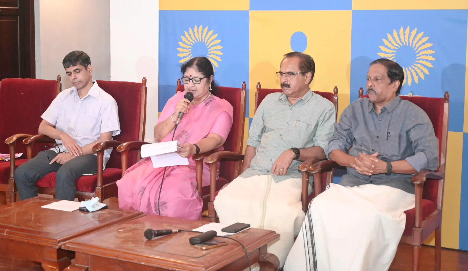 കേരളീയം ട്രേഡ് ഫെയർ: എട്ടുവേദികളിലായി നാനൂറിലേറെ സ്റ്റാളുകൾ