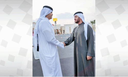 ശൈ​ഖ്​ ഖാ​ലി​ദ്​ ബി​ൻ ഹ​മ​ദ്​ ആ​ൽ ഖ​ലീ​ഫയെ ഖത്തറിൽ സ്വീകരിക്കുന്നു