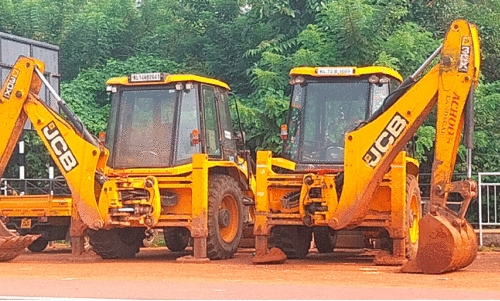 ബദിയടുക്കയിൽ ചെമ്മണ്ണ്  മാഫിയകളെ തളക്കാൻ പൊലീസ്