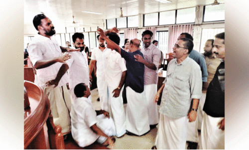 ഗുരുവായൂര് കൗണ്സില് യോഗം ബഹളത്തിൽ മുങ്ങി ഗുരുവായൂര് കൗണ്സില് യോഗം ബഹളത്തിൽ മുങ്ങി