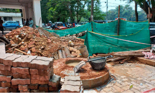 മെഡിക്കൽ കോളജിലെ ഡ്രൈയിനേജ് നിർമാണം ഇഴയുന്നു