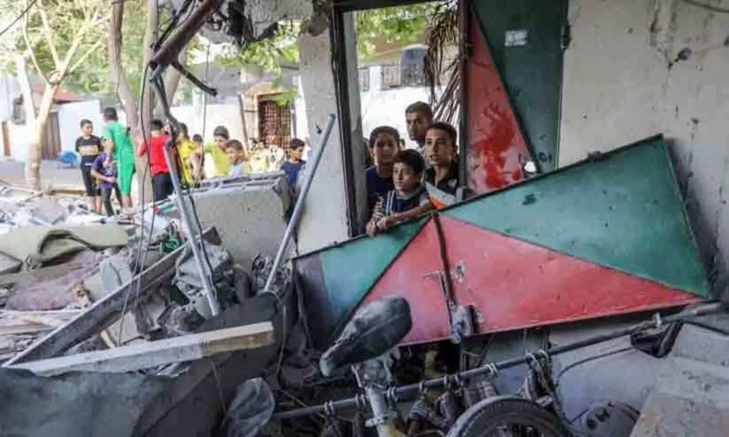 Gaza City residents told to flee amid bombing