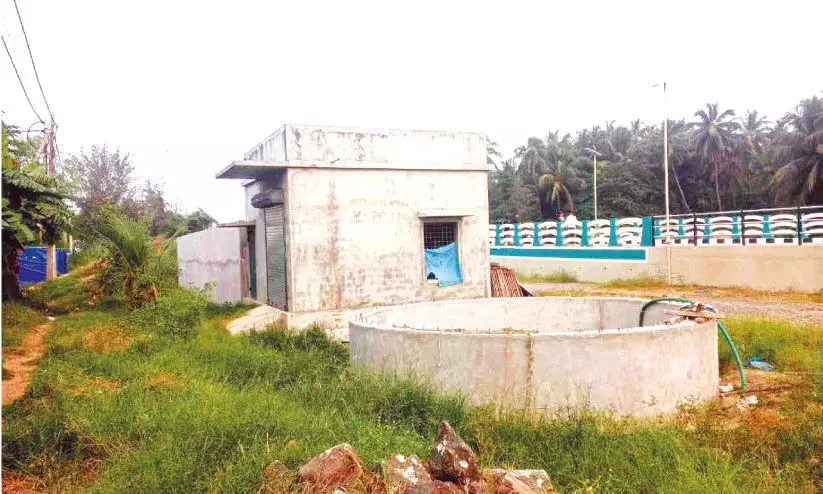 പൊ​ന്നാ​നി പു​ന​ർ​ഗേ​ഹം ഭ​വ​ന സ​മു​ച്ച​യം; സീ​വേ​ജ് ട്രീ​റ്റ്മെ​ന്റ് പ്ലാ​ന്റ് നി​ർ​മാ​ണം മു​ട​ങ്ങി​യി​ട്ട് മൂ​ന്നു​മാ​സം