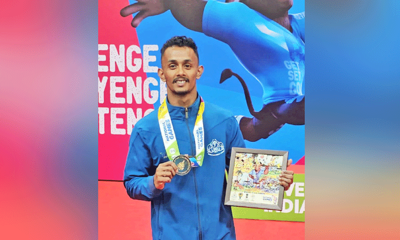 സ്വർണ മെഡലുമായി സ്വാതിഷ്