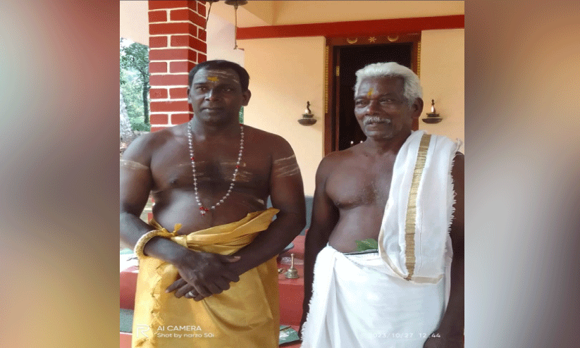 പഞ്ചായത്തംഗം രാജീവൻ 20 വർഷമായി തെയ്യം കലാകാരനും പഞ്ചായത്തംഗം രാജീവൻ 20 വർഷമായി തെയ്യം കലാകാരനും