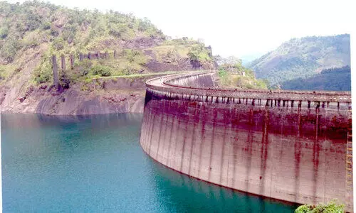 പകുതി നിറഞ്ഞ് ഇടുക്കി അണക്കെട്ട്